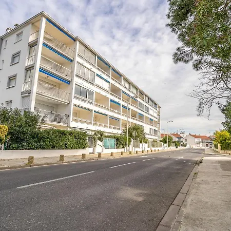 Apartment Le Plein Sud Ii By Interhome Le Grau-du-Roi